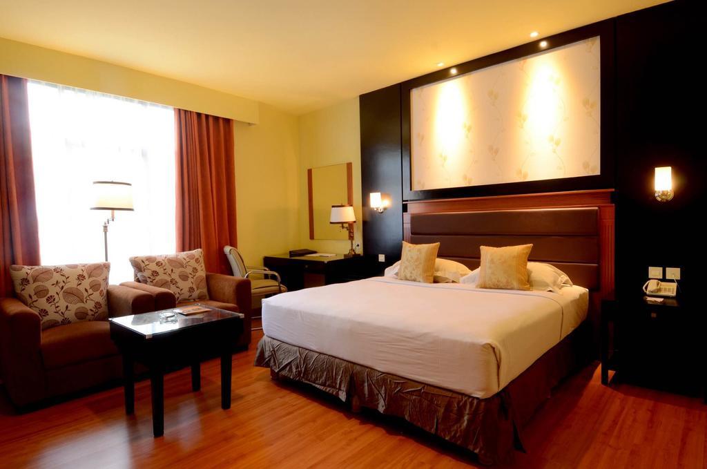 Sari Ater Kamboti Hotel Bandung Exterior foto